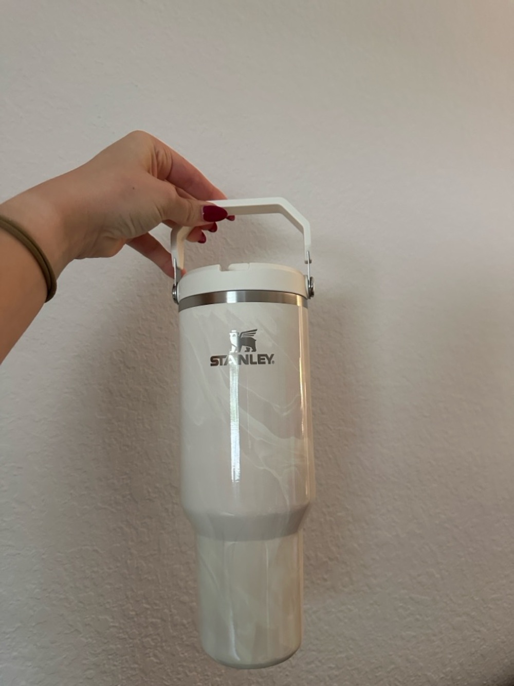 Stanley 40 oz Ice Flow Flip Straw in Calcite Calacatta SOLD OUT EVERYWHERE